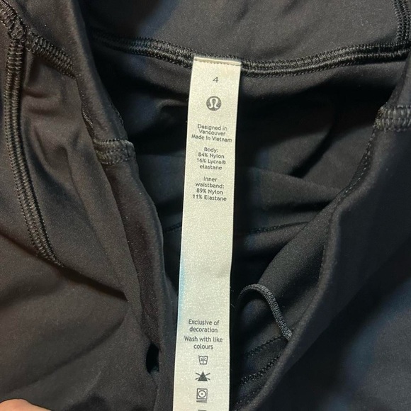 Lululemon 🖤High-Waisted Leggings | Size 4 | Black |Adjustable Waistband + Pocket - Picture 6 of 8